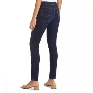 Levi’s Classic Mid Rise Skinny Jeans size 33 Dark wash Cotton Blend  Casual